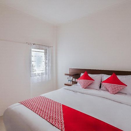 Super Oyo 2183 Cibeureum Residence Бандунг Экстерьер фото