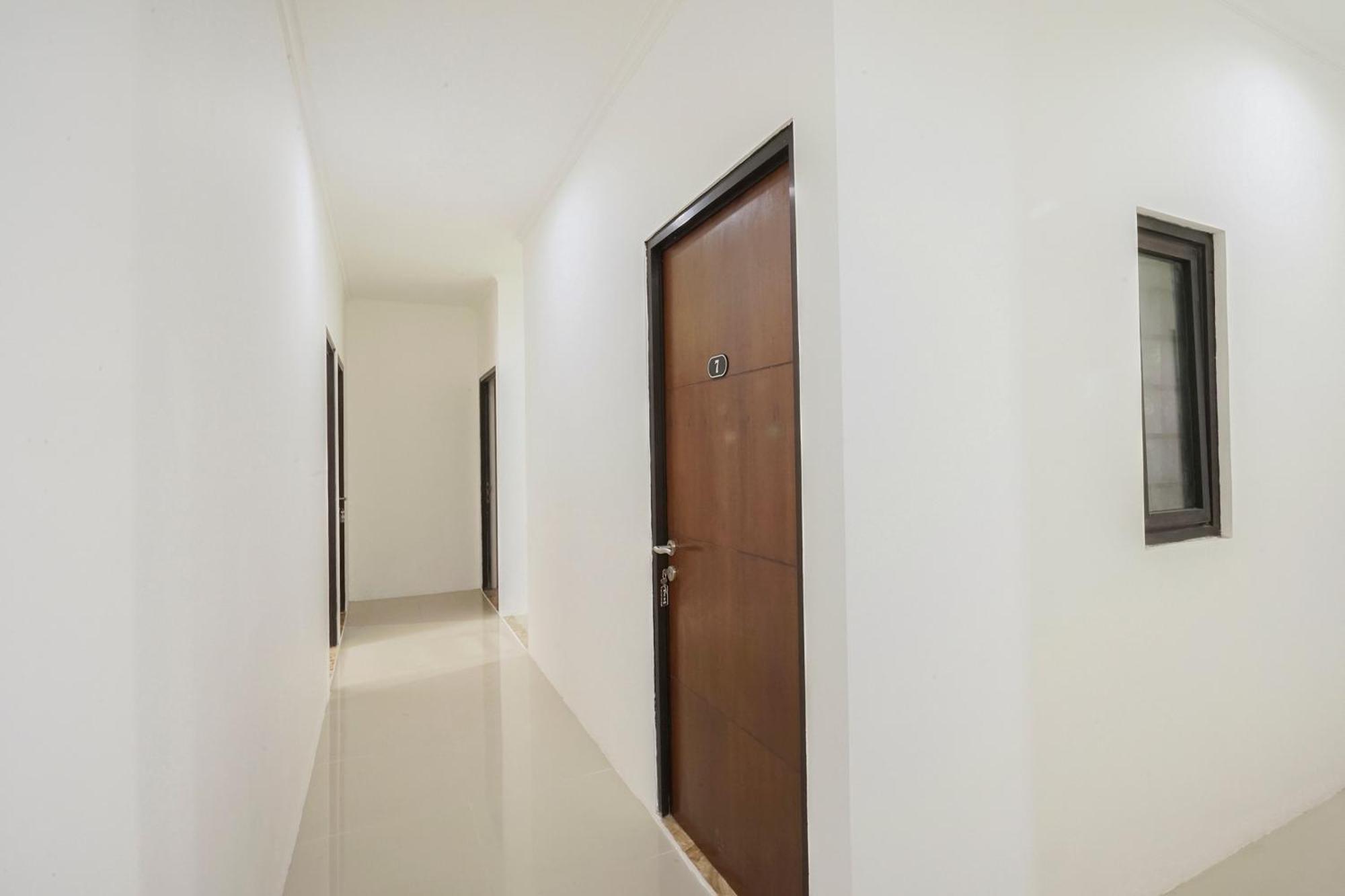 Super Oyo 2183 Cibeureum Residence Бандунг Экстерьер фото